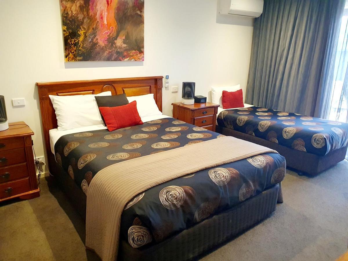 Addison Motor Inn Шепъртън Екстериор снимка
