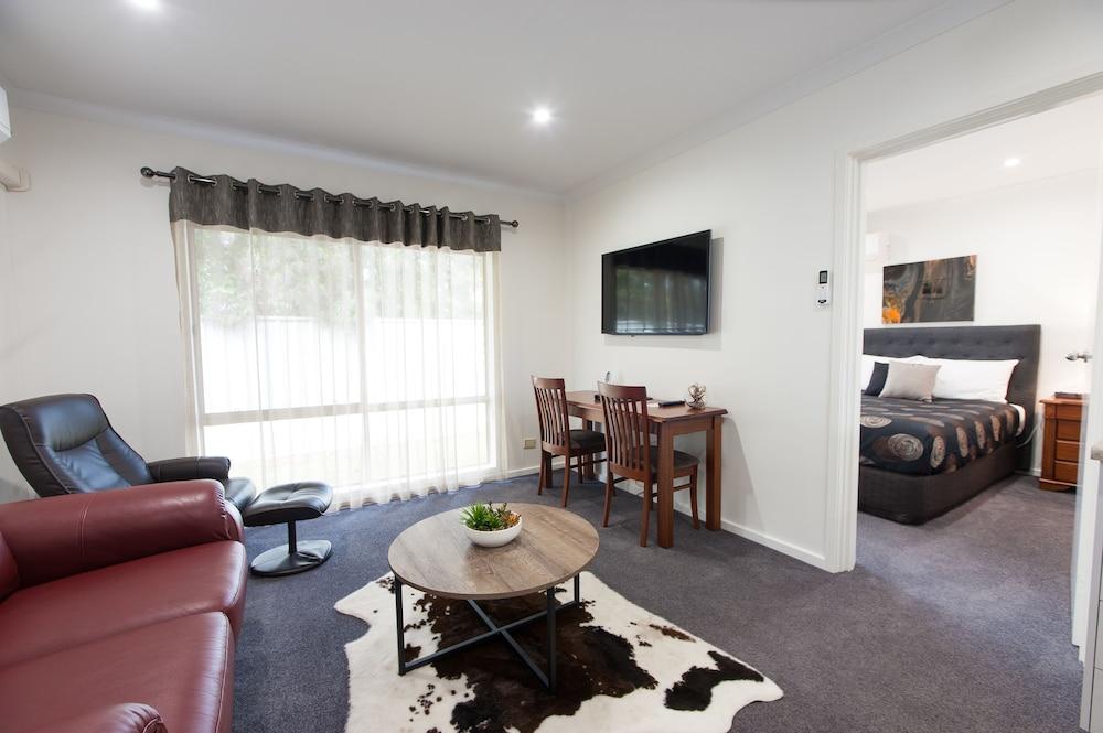 Addison Motor Inn Шепъртън Екстериор снимка