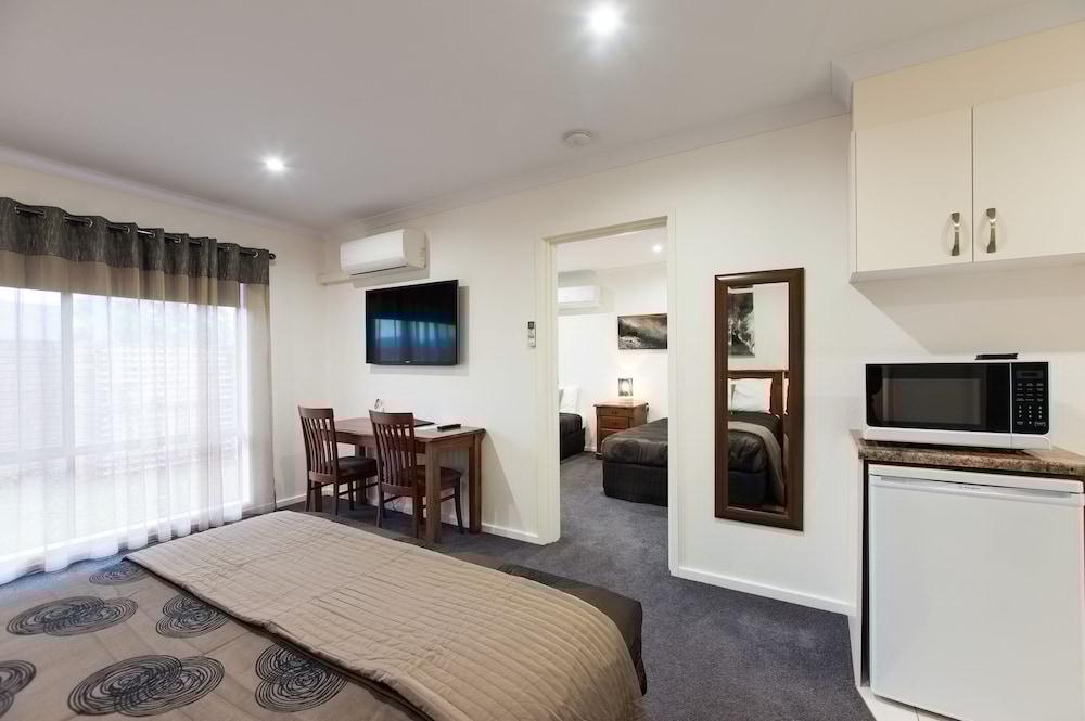 Addison Motor Inn Шепъртън Екстериор снимка