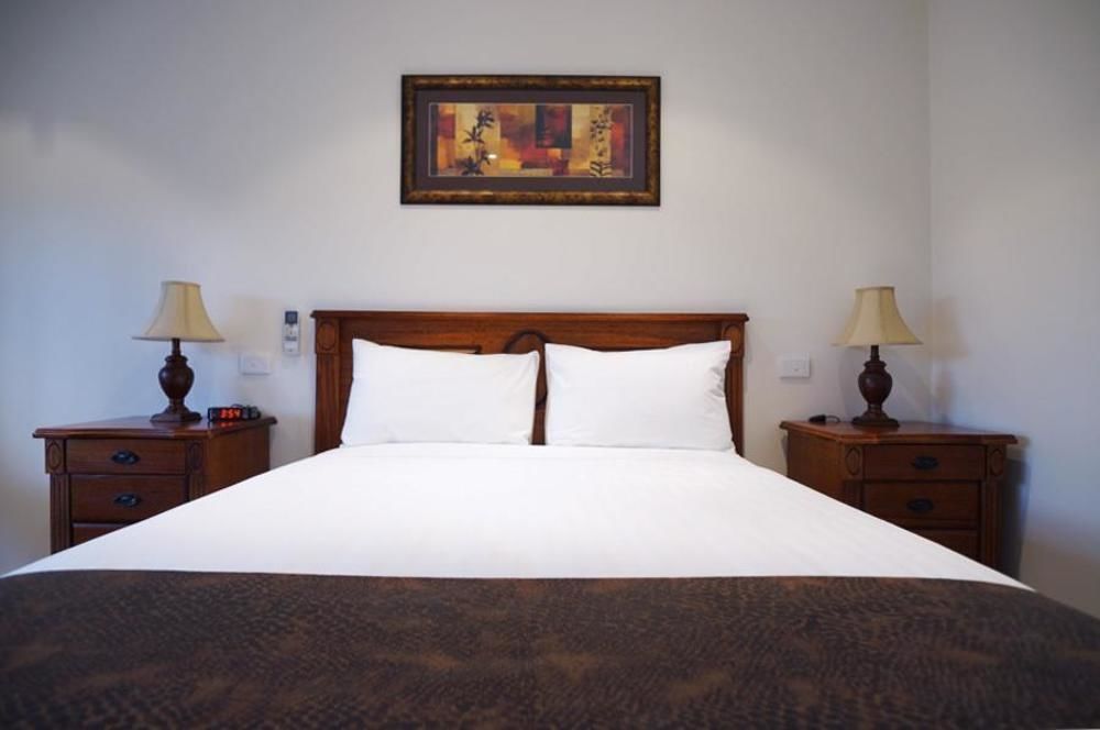 Addison Motor Inn Шепъртън Екстериор снимка