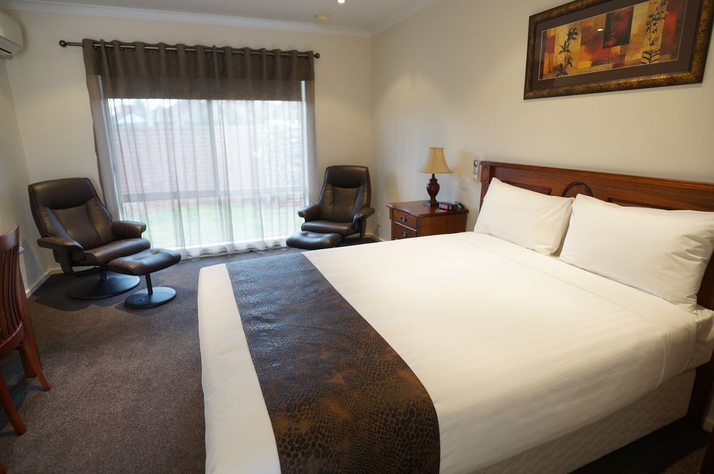 Addison Motor Inn Шепъртън Екстериор снимка